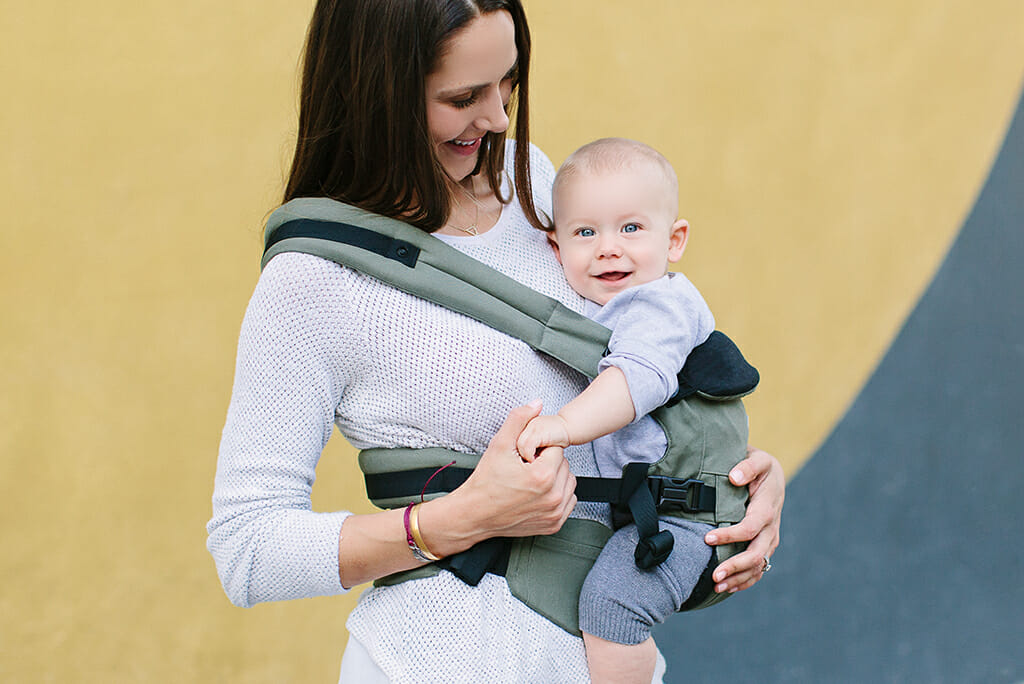 How to Wear Baby in the Hip Carry Position | Ergobaby Omni 360 Baby Carrier