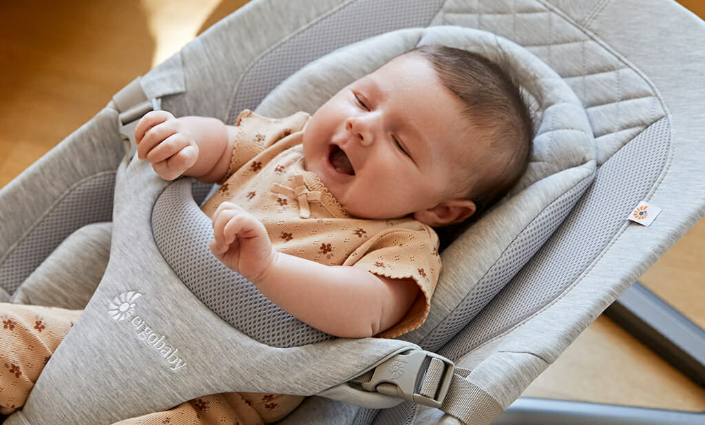Are baby bouncers harmful for my baby -truth or myth? - Ergobaby