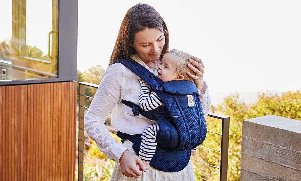 Baby carrier positioning tips - &lt;strong&gt;Adjusting a baby carrier correctly - this is how it works.&lt;/strong&gt;