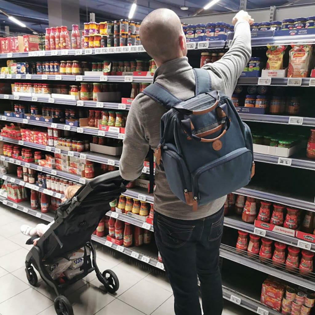 Shopping with baby in a stroller<br />
